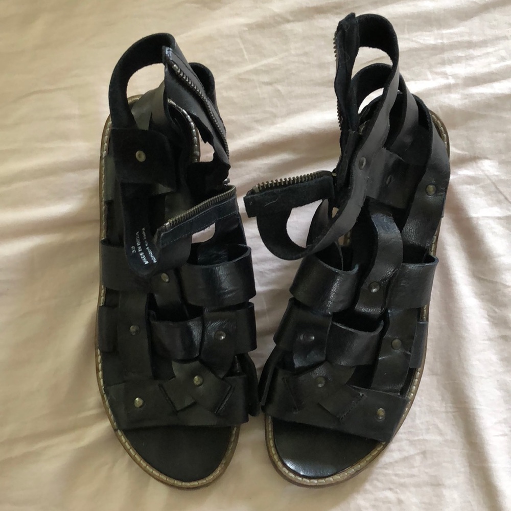 River Stone Heel Leather Sandal